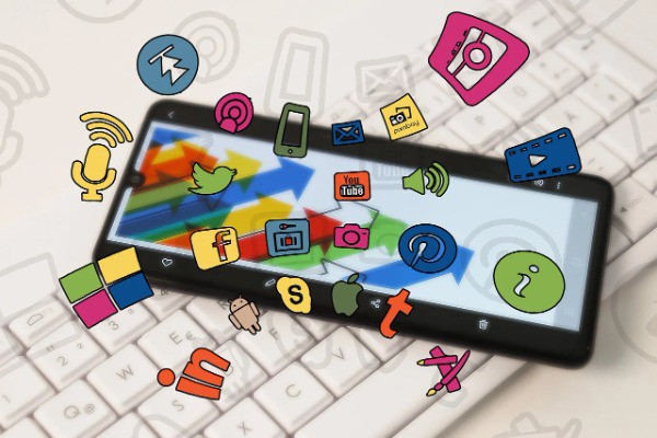 冲突检测与协调工具